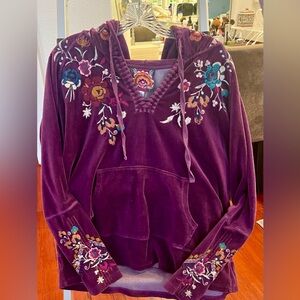 Gently worn No stains/flaws stretch velour hoodie P/O.Color is a rich Burgundy.